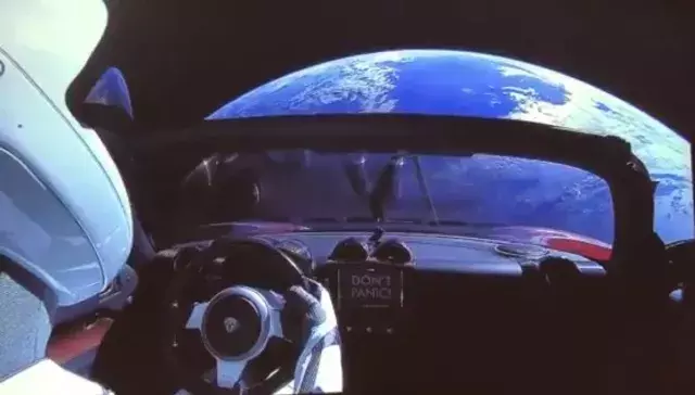 特斯拉真上天了！Tesla Roadster成第一辆“太空跑车”！