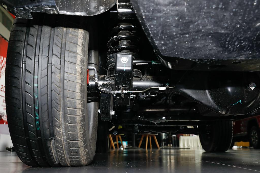 40万级的国产豪华越野，3.0T V6动力，配纳帕真皮，解读北京BJ80