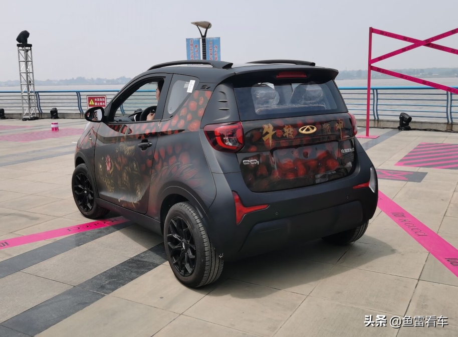 多图详拍，奇瑞QQ冰淇淋“黑武士”版首曝，堪称全场最亮的仔