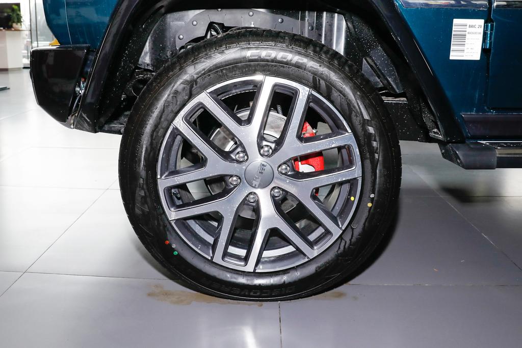 40万级的国产豪华越野，3.0T V6动力，配纳帕真皮，解读北京BJ80