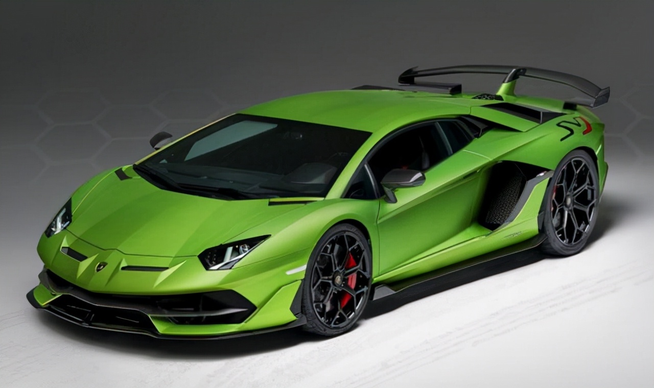 大牛进化之路！兰博基尼 Aventador