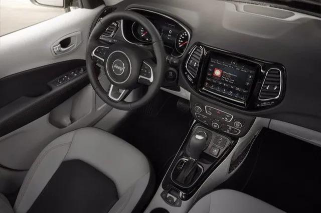 家用SUV“搅局者”，新JEEP指南者曝光，落地15万，能打赢奇骏吗