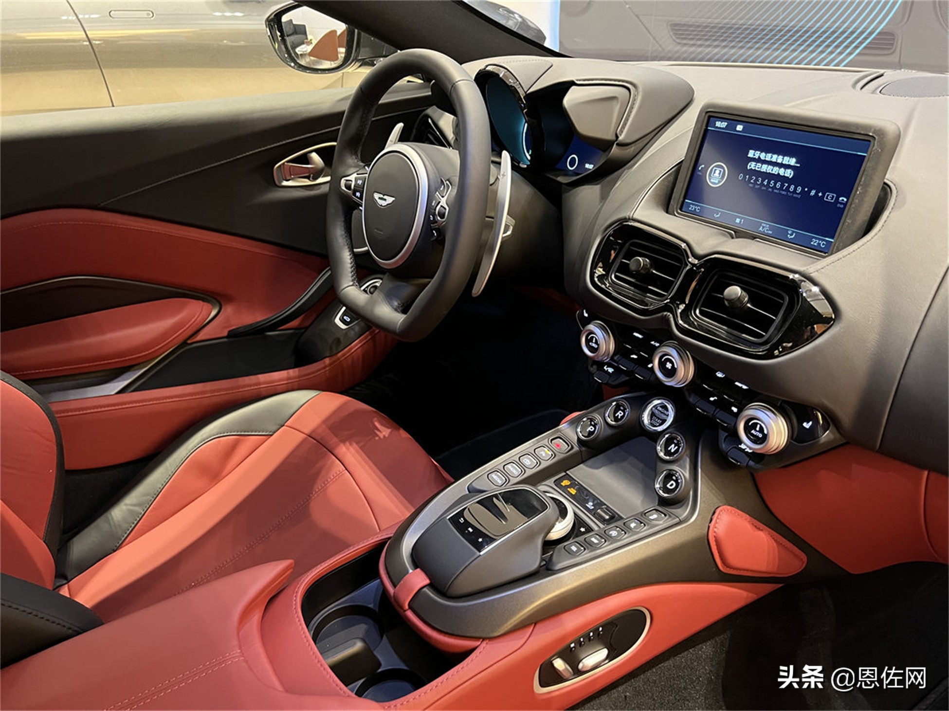 最便宜的阿斯顿马丁，190多万提车，回头率相当高