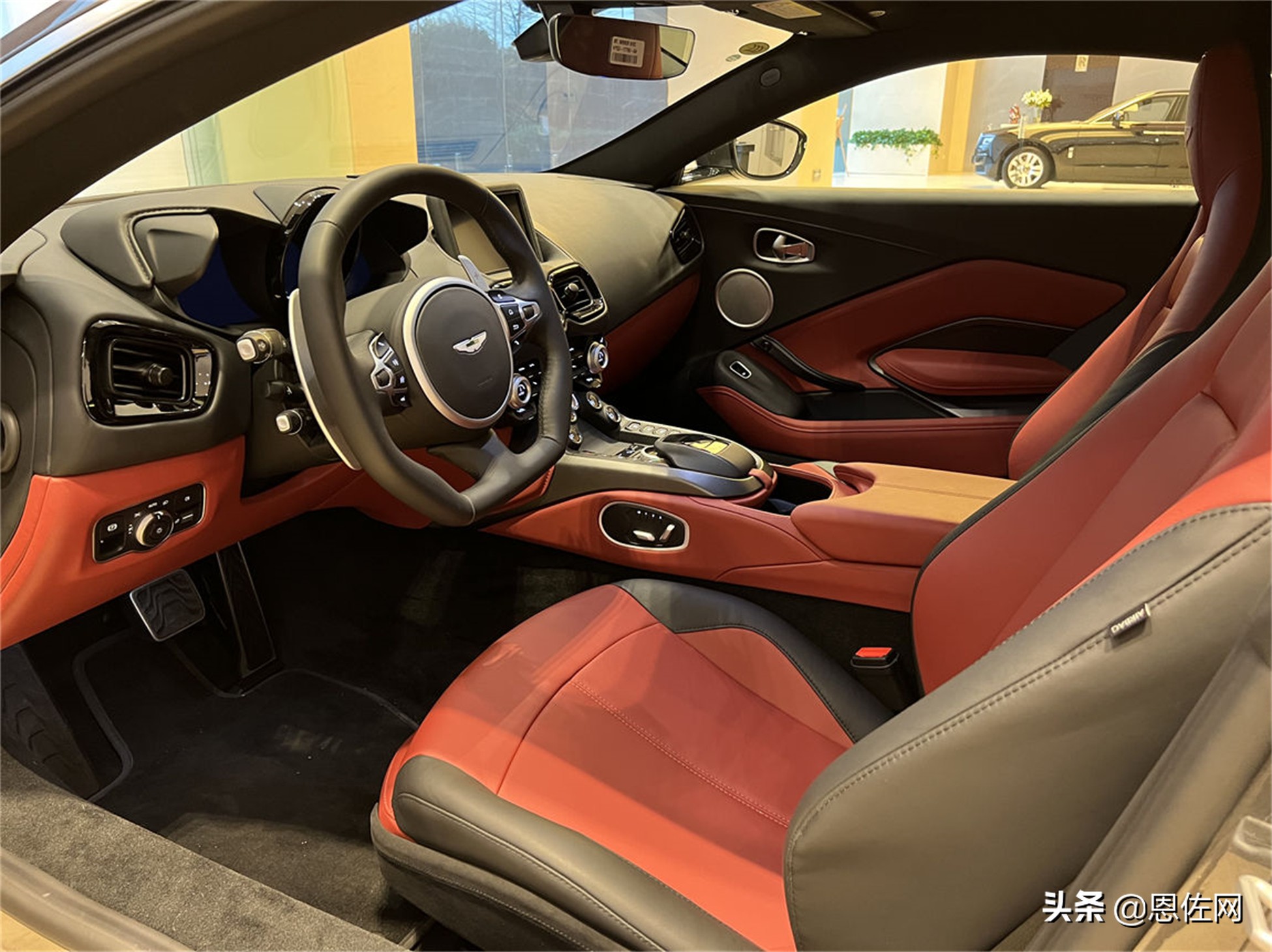 最便宜的阿斯顿马丁，190多万提车，回头率相当高