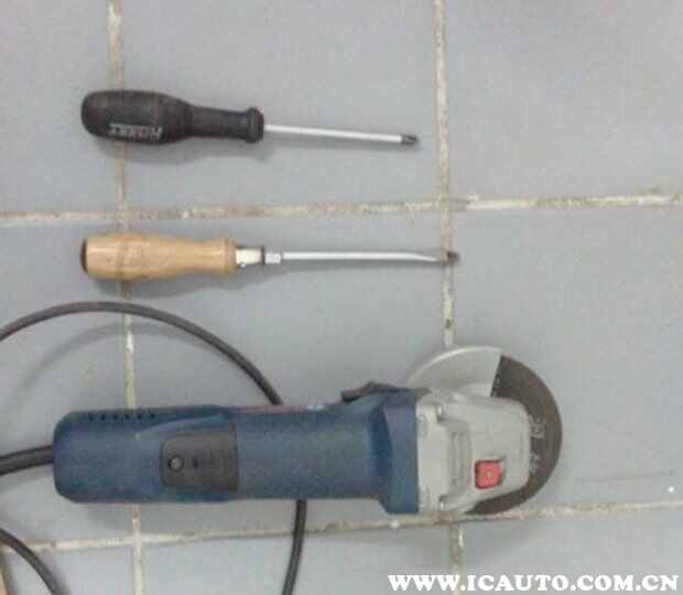汽车牌照怎么安装，车牌安装图解详细步骤