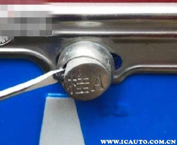 汽车牌照怎么安装，车牌安装图解详细步骤