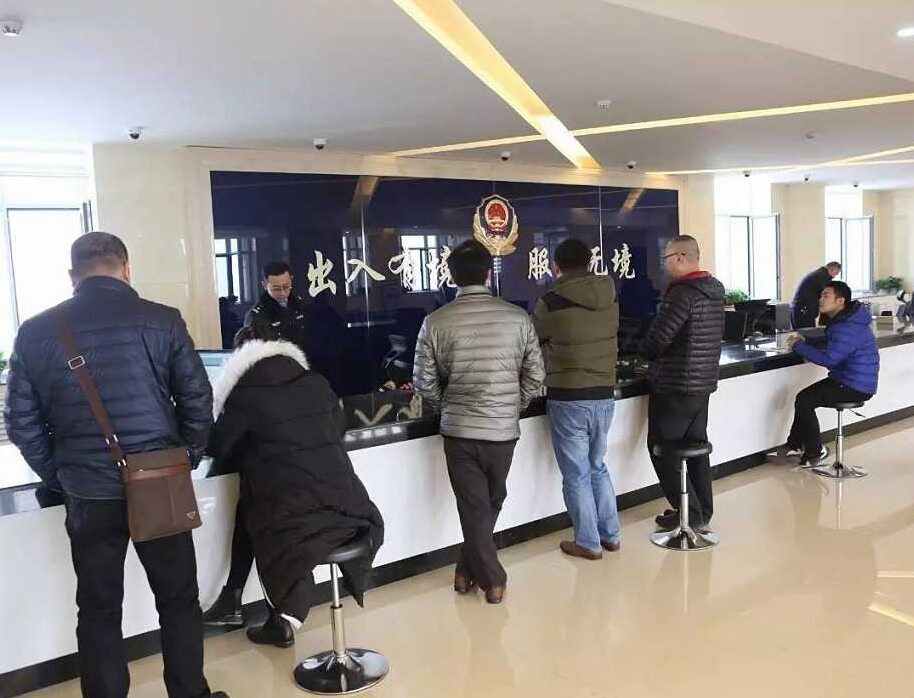 交警大队周末上班吗？周末可以处理违章吗