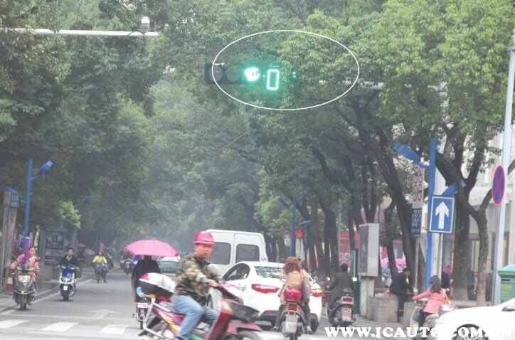 刚刚闯红灯了,能快速查询?