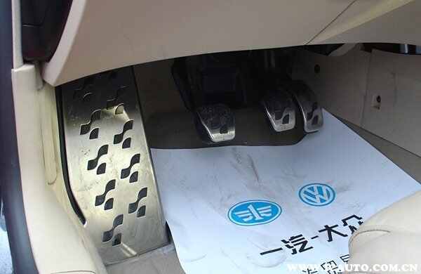 宝来r和宝来1.8t什么区别，宝来r限量版怎么识别