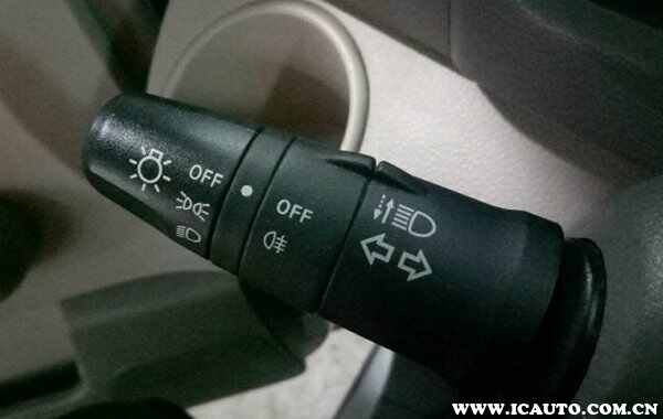 小车灯光操作使用图解视频，汽车灯的位置图解