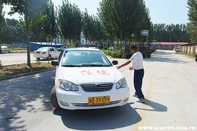 学员在驾校把车撞坏了谁负责？教练车是教练自己的还是驾校的？