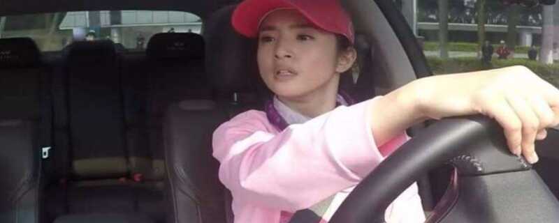 新手怎么判断左右车宽，新手开车怎么判断左右车距