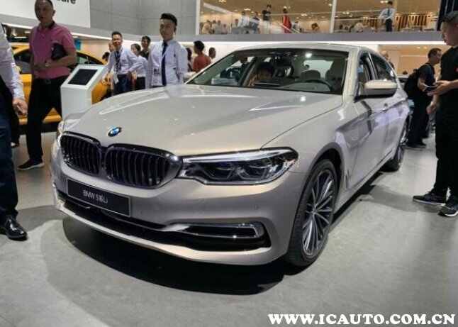 宝马5系成都车展出新款，砍掉CD机增强辅助驾驶功能