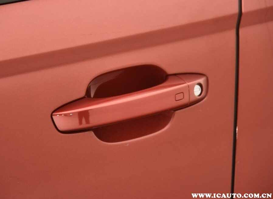 手动钥匙怎么锁车