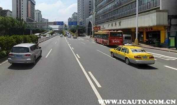 白色实线能变道吗？2022压白实线怎么处罚