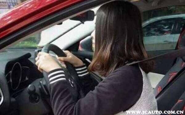 一般陪练多久才敢上路？陪驾练车多少钱一天