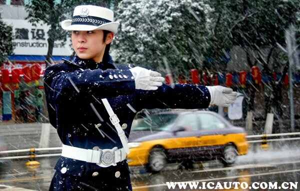 被撞后多长时间不报警作废？交通事故最迟报案时间