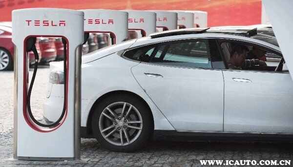 特斯拉Model 3电池使用寿命多长？Model 3换电池需要多少钱