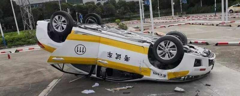 科目二把驾校车撞了，教练车撞坏了维修费用谁出