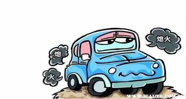 行车中发动机突然熄火后，要采取什么措施