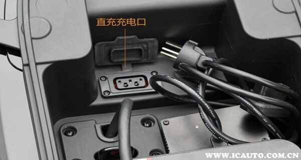 小牛电动车充电口位置图片，小牛电池前三次充电须知