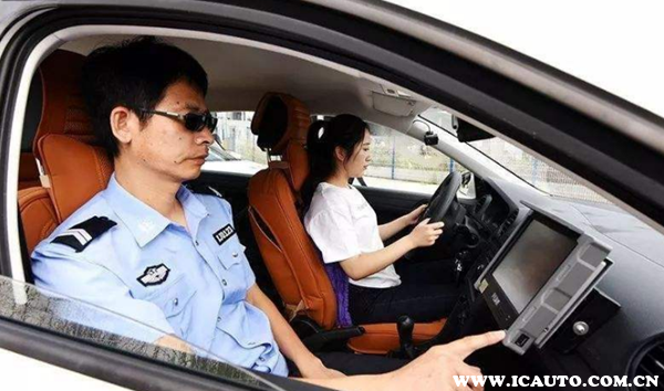 驾照考c1和c2哪个更实用？c1中途可以转c2么