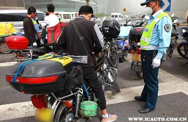 摩托车加装尾箱扣几分？摩托车加尾箱需要报备吗