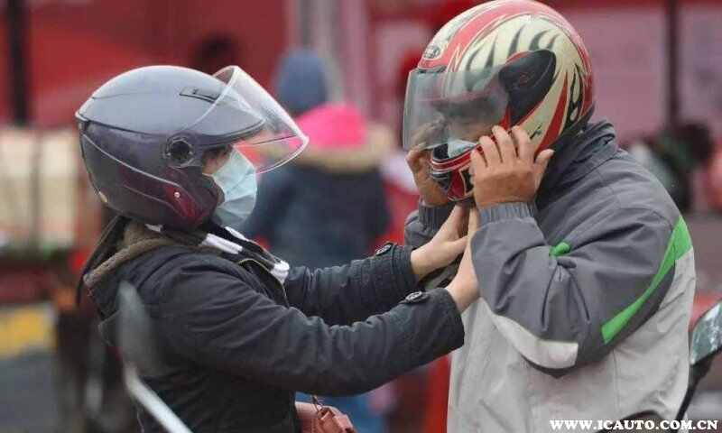 摩托车不戴头盔怎么处罚？扣几分？会被电子眼拍照么