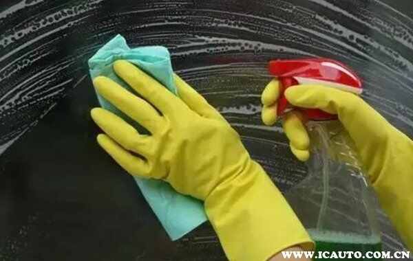 用了柏油清洗剂导致车漆变色，柏油剂怎么用才不伤漆
