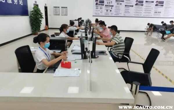 上牌费4s店收1500元合理吗？4s店上牌费1000贵不贵