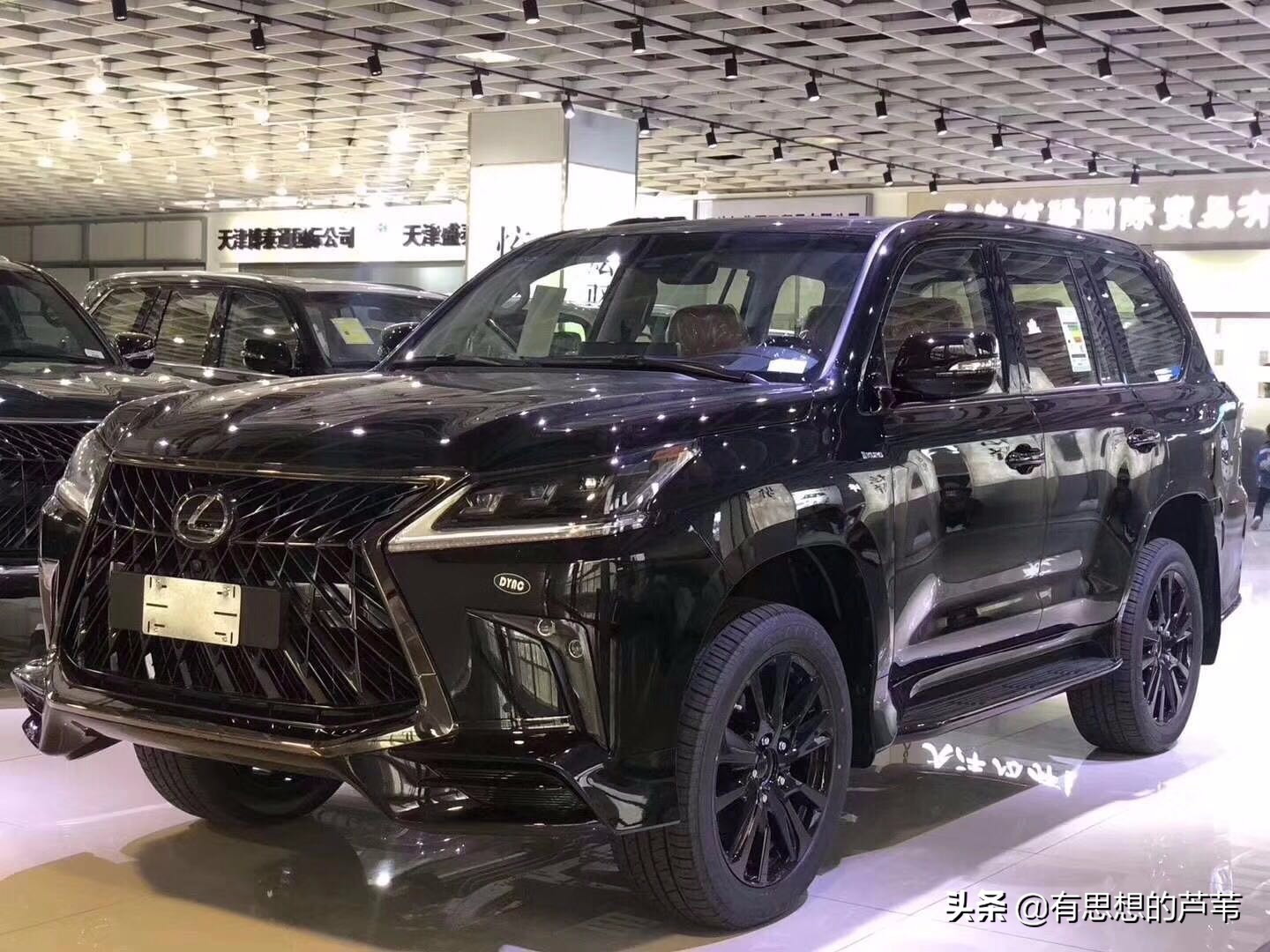 雷克萨斯570PK陆地巡洋舰5700，谁才是男人的梦想座驾？
