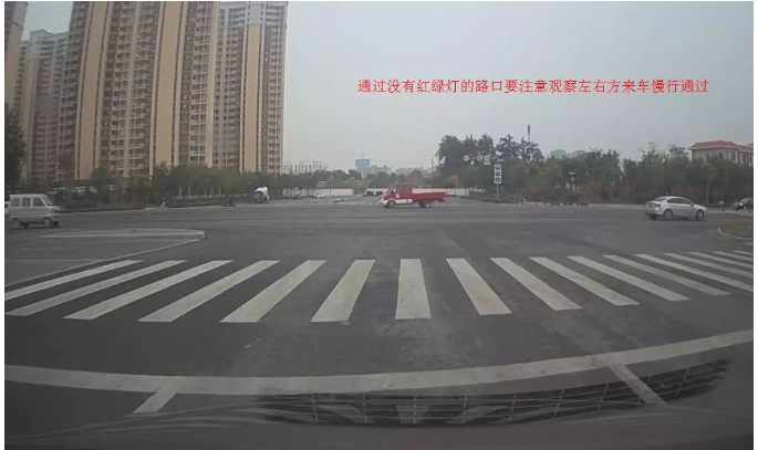 实习驾驶期的新手如何安全驾驶？这几个技巧非常有用！