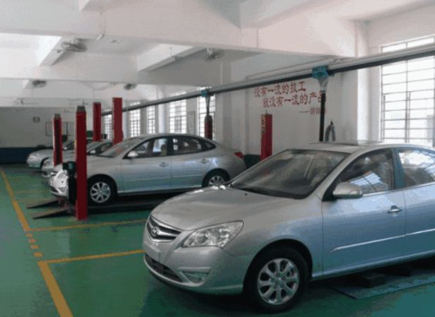 月薪过万是否足够养得起10万级的车？